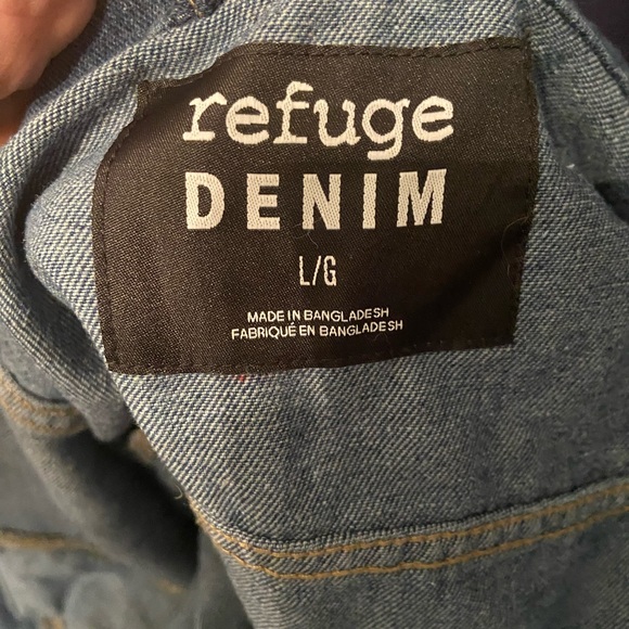 Refuge Cropped Denim Jean Jacket - Picture 5 of 6